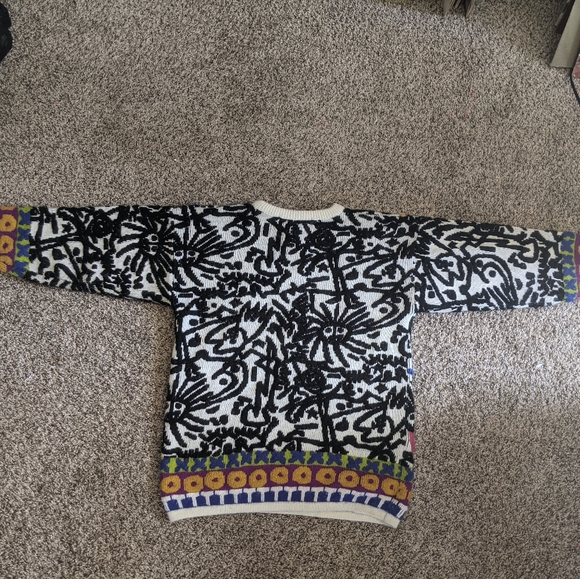Graphic Vintage Sweater - Picture 4 of 8
